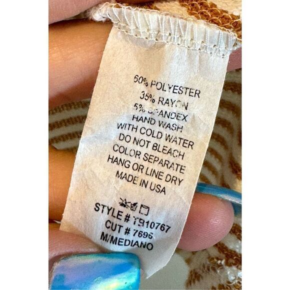 NWOT Betsey’s Boutique Shop Women's Mustard Yellow & Cream Flare Knit Top Medium - Picture 4 of 8